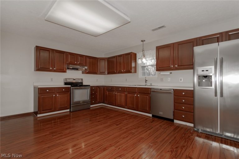 133 Hampshire Cove, Painesville Twp, OH - Photo 6