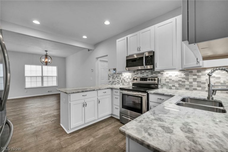 2145 Taylor Road, Cleveland Heights, OH - Photo 6