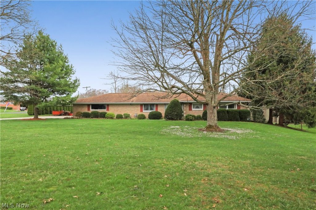 14560 Cenfield Street, Alliance, OH