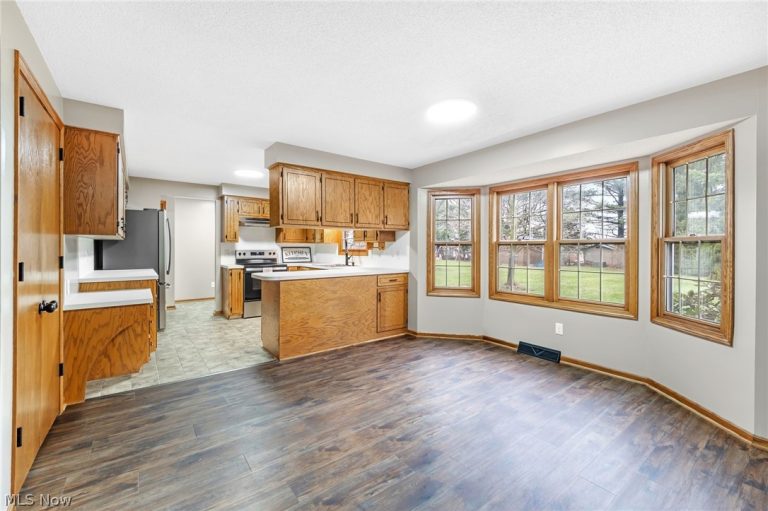 3845 Oakridge Drive, Louisville, OH - Photo 8