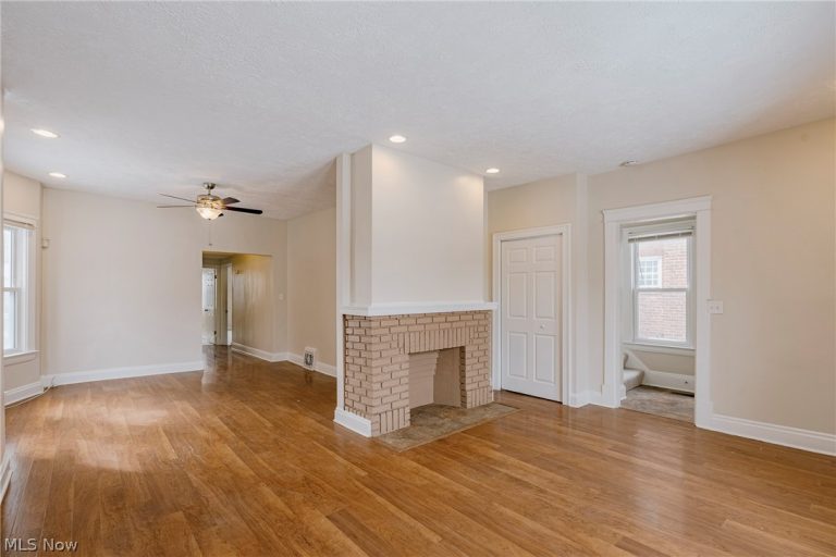 14915 Clifton Boulevard, Lakewood, OH - Photo 6