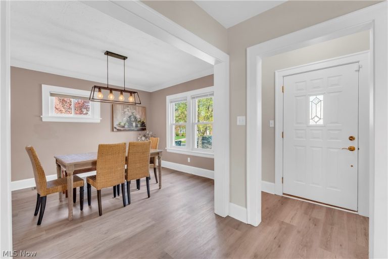 3566 Grosvenor Road, Cleveland Heights, OH - Photo 4