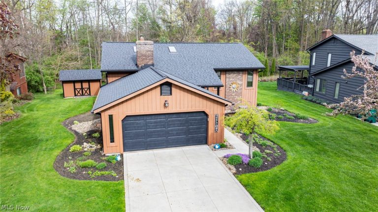 9060 Bluejay Lane, Mentor, OH - Photo 2