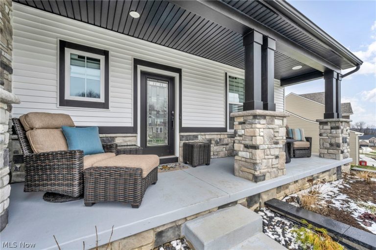 2818 Weeping Pine Drive, Medina, OH - Photo 4