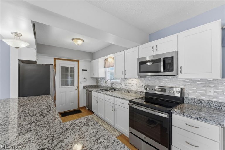 7127 Lake Shore Boulevard, Mentor, OH - Photo 4