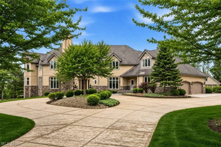 60 South Lane, Moreland Hills, OH - Photo 2