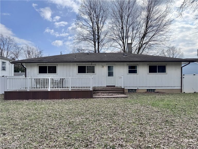 4230 Selkirk Avenue, Austintown, OH - Photo 2