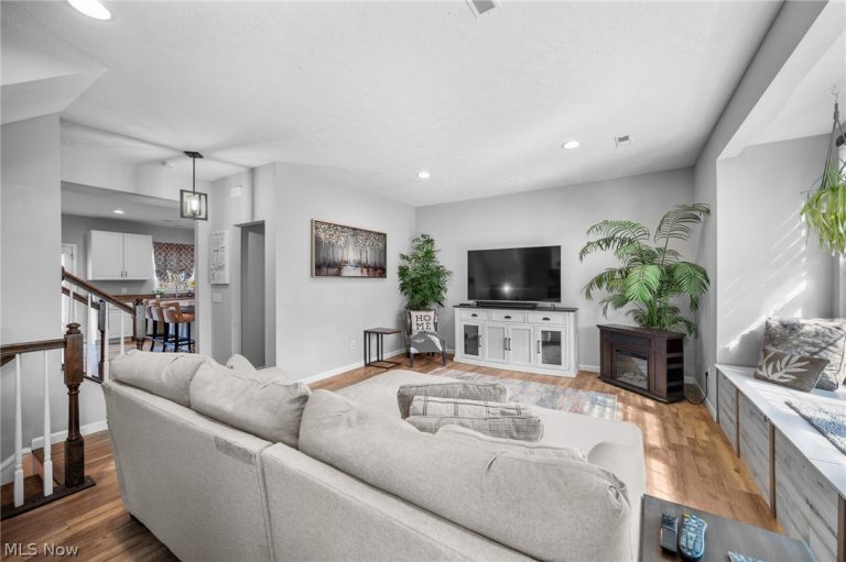 1410 Hopkins Avenue, Lakewood, OH - Photo 5