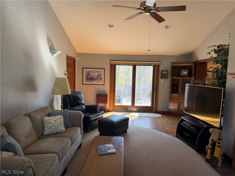 1135 Forsyth Place, East Liverpool, OH - Photo 8