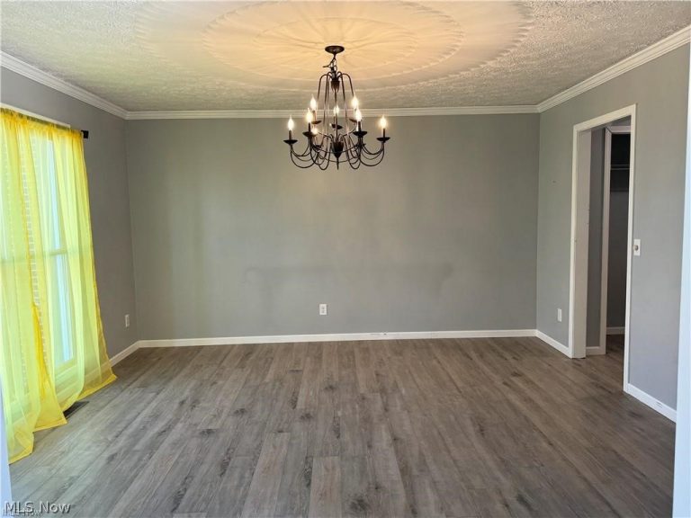 242 Ravenshollow Drive, Cuyahoga Falls, OH - Photo 5