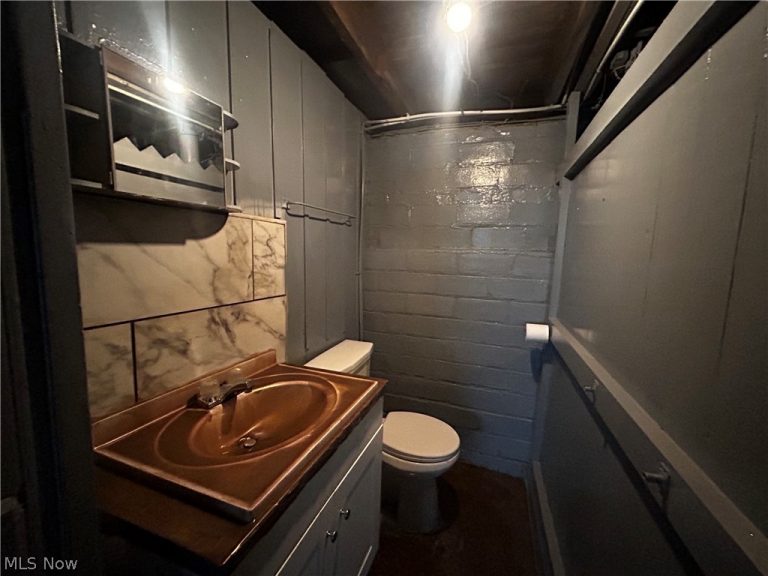 12609 Dove Avenue, Cleveland, OH - Photo 6