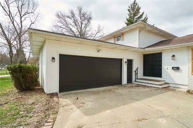 292 Wren Way, Medina, OH - Photo 3