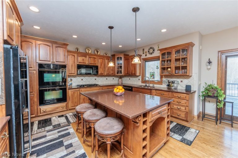 2502 Morning Star Drive, Hinckley, OH - Photo 8