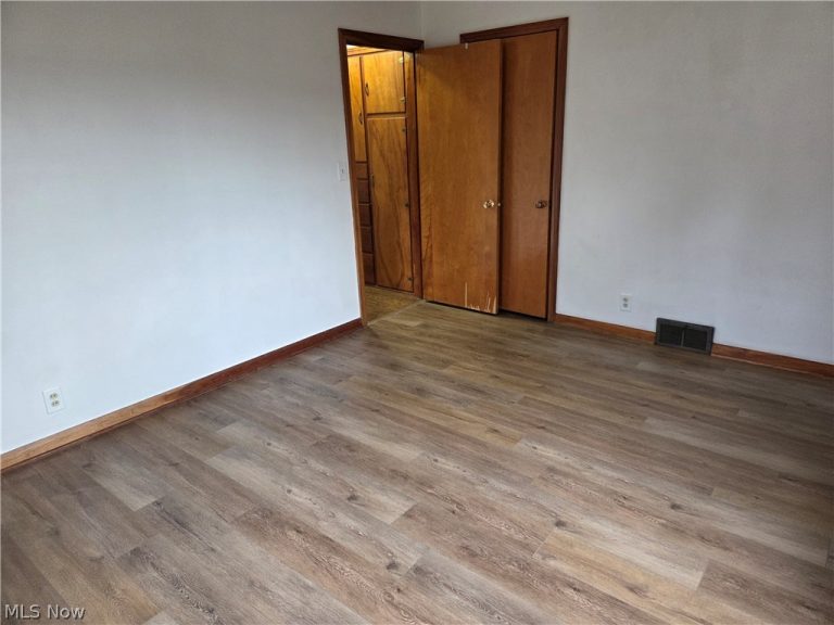 3976 Faircrest Street, Canton, OH - Photo 8