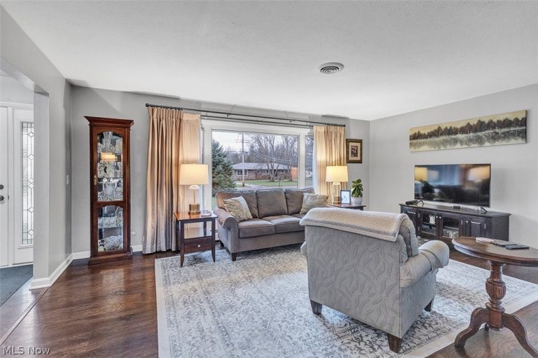 10152 Lynn Drive, North Royalton, OH - Photo 8