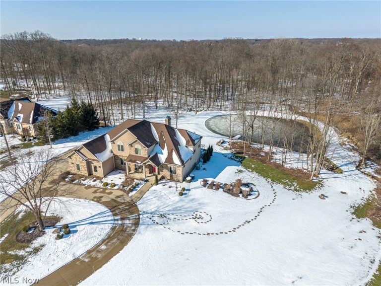 2502 Morning Star Drive, Hinckley, OH - Photo 2