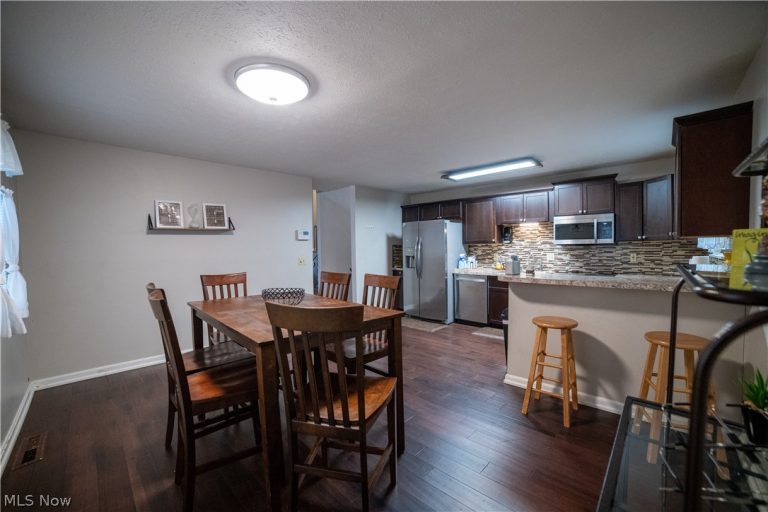 1491 Rowles Drive, Akron, OH - Photo 3