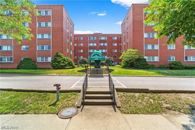 16100 Van Aken Boulevard, Shaker Heights, OH, 44120