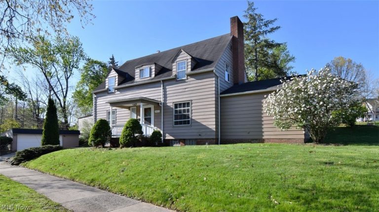 2423 Eaton Road, University Heights, OH, 44118