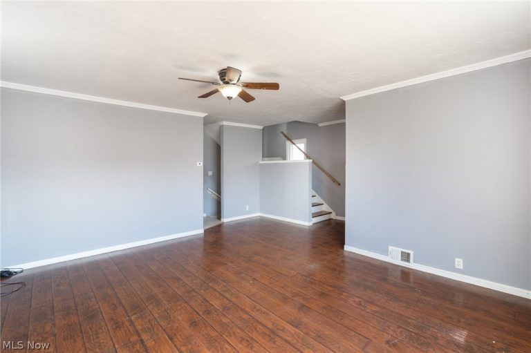 2422 North Avenue, Parma, OH - Photo 8