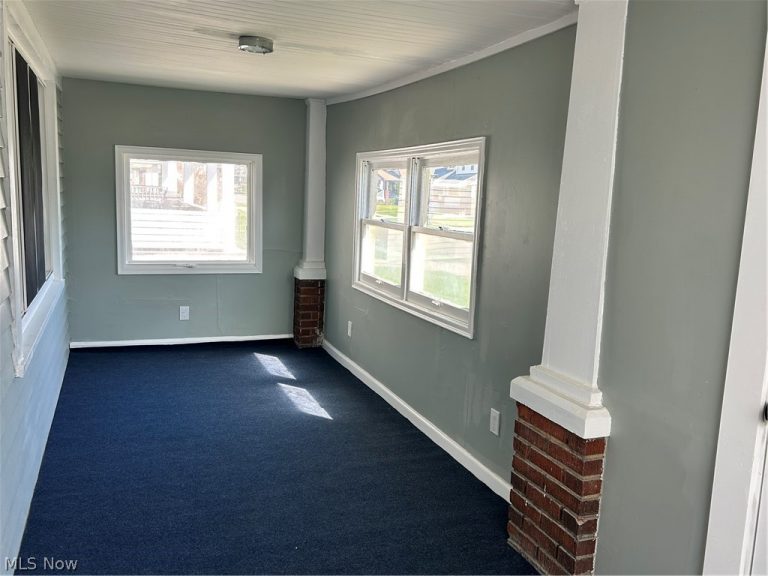 13623 Thornhurst Avenue, Garfield Heights, OH - Photo 4