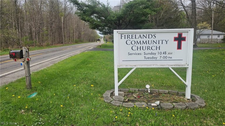 48443 Russia Road, Amherst, OH - Photo 4