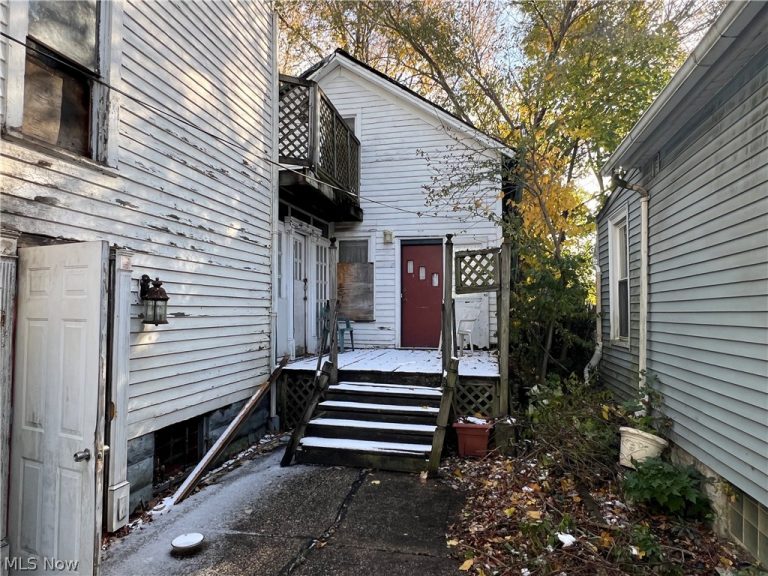 5996 Engel Avenue, Cleveland, OH - Photo 3