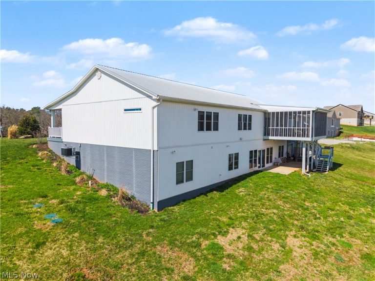 109 Clare Kennedy Drive, Marietta, OH - Photo 5