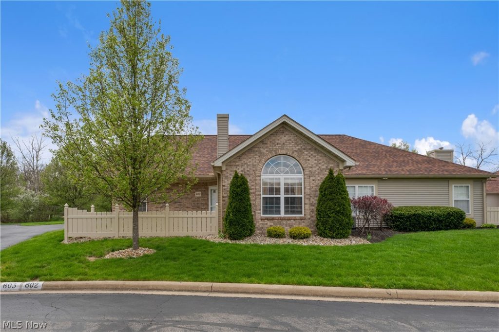 695 Western Reserve Road #602, Poland, OH