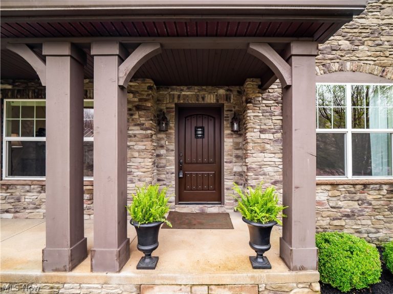 33445 Reserve Way At St Andrews, Avon, OH - Photo 2