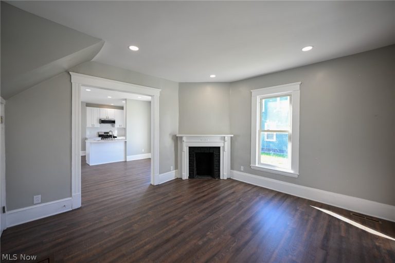 2221 97th Street, Cleveland, OH - Photo 4