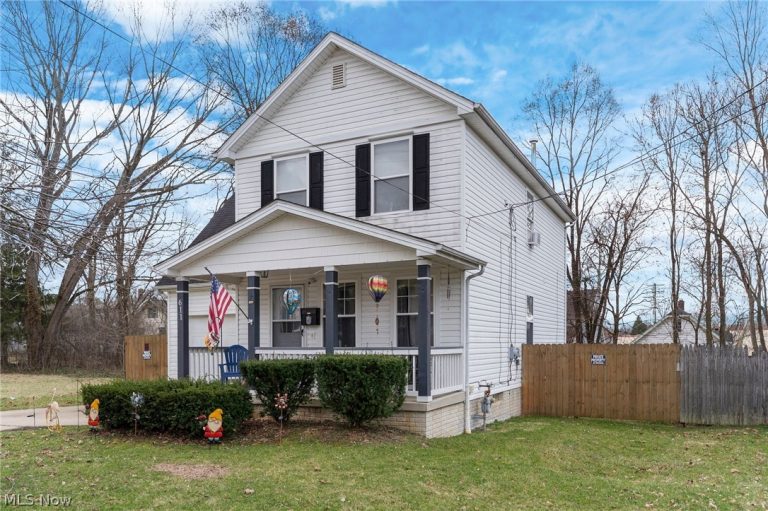 611 Sherwood Avenue, Youngstown, OH - Photo 2