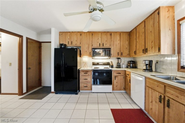 4131 Monterey Drive, Medina, OH - Photo 3