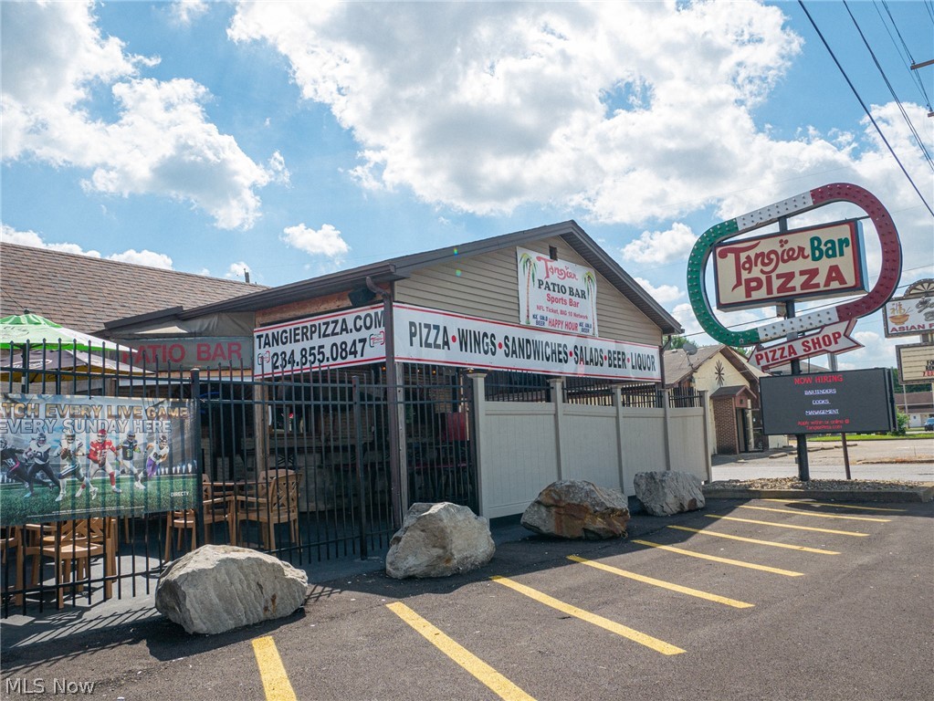 880 Youngstown Poland Road, Struthers, OH