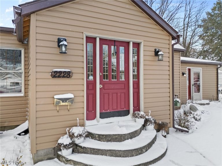 2228 St Elmo Avenue, Canton, OH - Photo 3