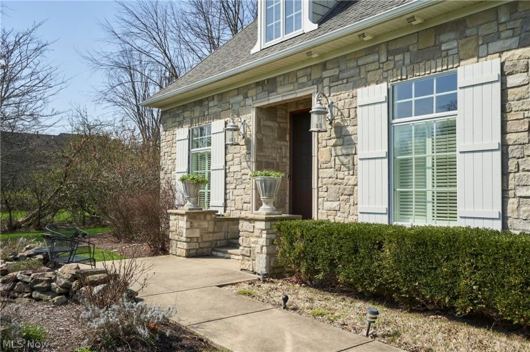 2242 Rock Creek, Akron, OH - Photo 8