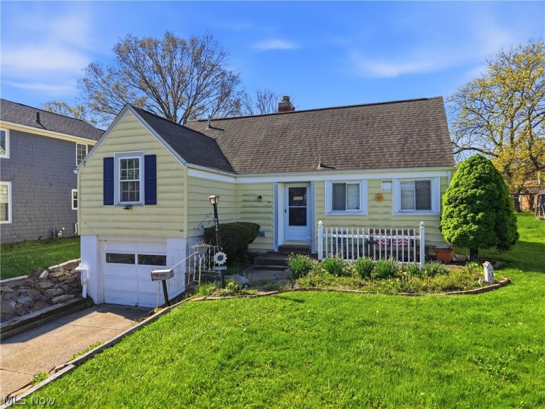 2743 Lincoln Way, Massillon, OH - Photo 3