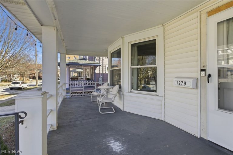1279 Beach Avenue, Lakewood, OH - Photo 2