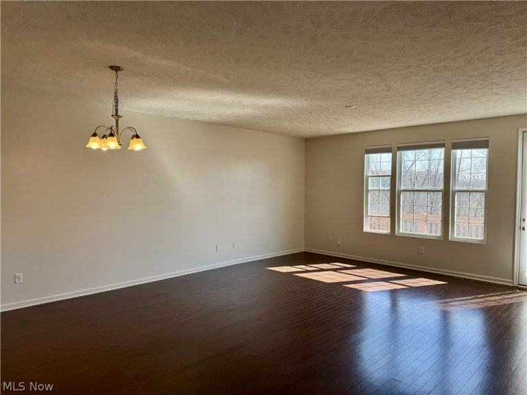 6648 Park Pointe Court, Pepper Pike, OH - Photo 2