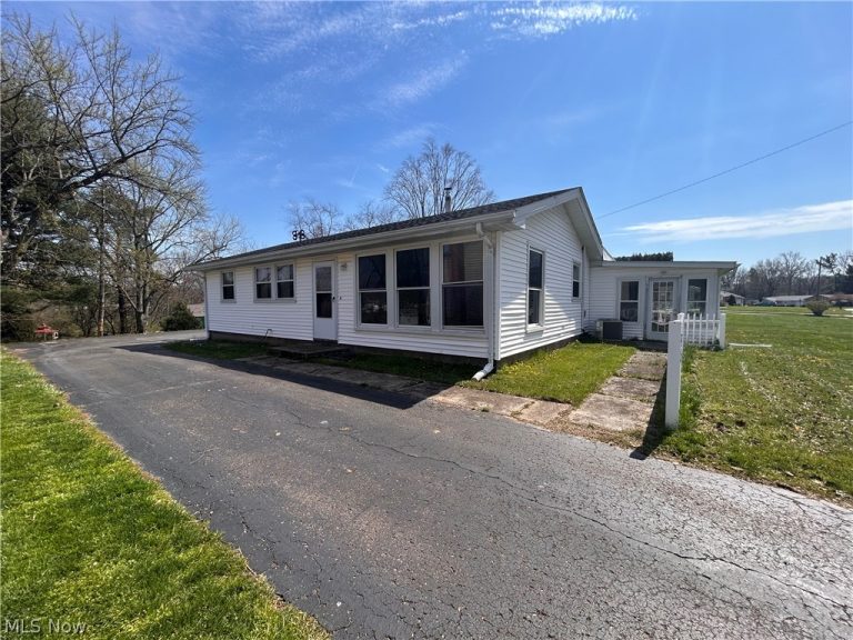 727 Circle Hill Road, North Canton, OH - Photo 4