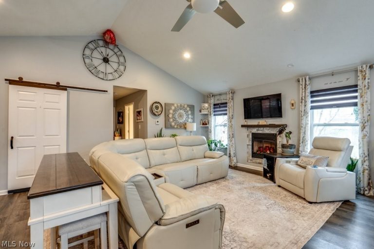 2904 Pepper Hill Circle, Akron, OH - Photo 8