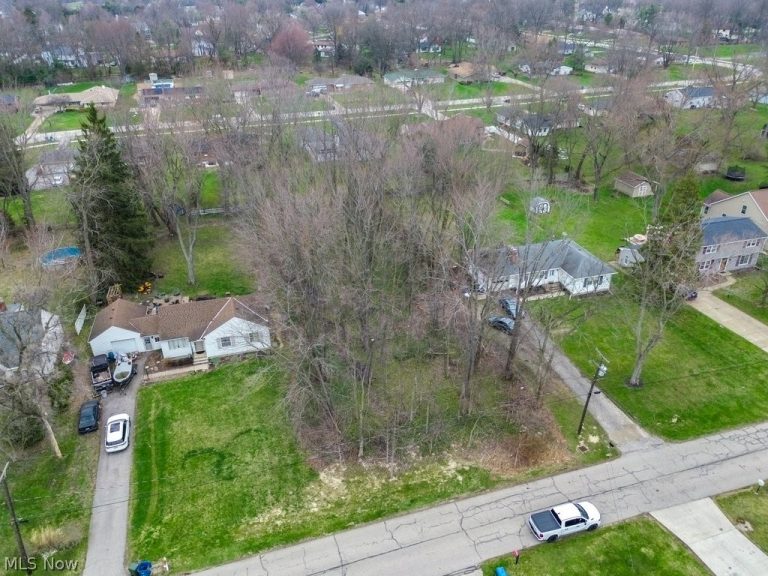 36870 Bauerdale Avenue, Avon, OH - Photo 4