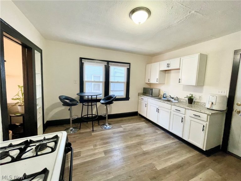 4032 142nd Street, Cleveland, OH - Photo 4