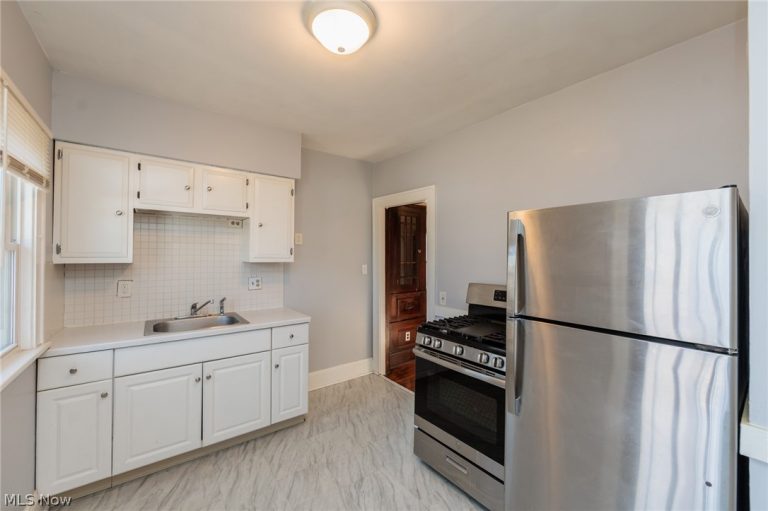 10822 Fortune Avenue, Cleveland, OH - Photo 8