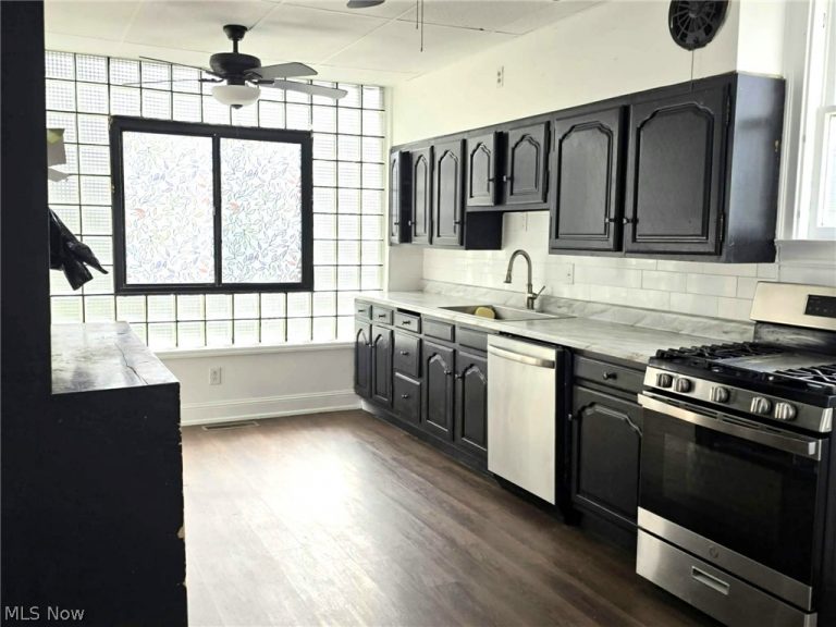 9 Camden Place, Parkersburg, WV - Photo 2