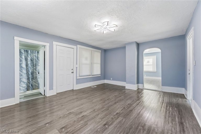 912 Essig Court, Canton, OH - Photo 5