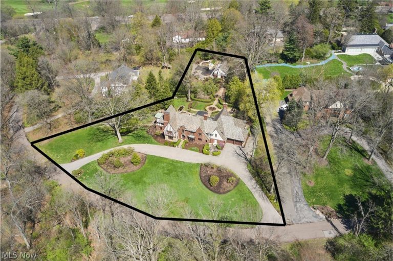 69 Fairlawn Boulevard, Akron, OH - Photo 3