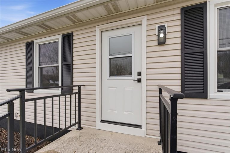 176 Grace Avenue, Barberton, OH - Photo 4