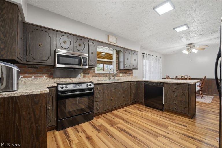 14557 Ellsworth Road, Berlin Center, OH - Photo 8