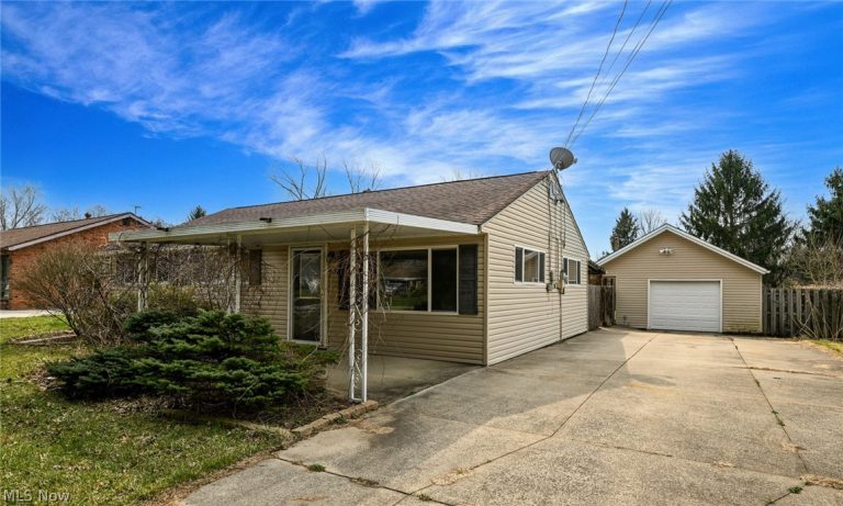 1922 Edgewood Drive, Twinsburg, OH - Photo 2